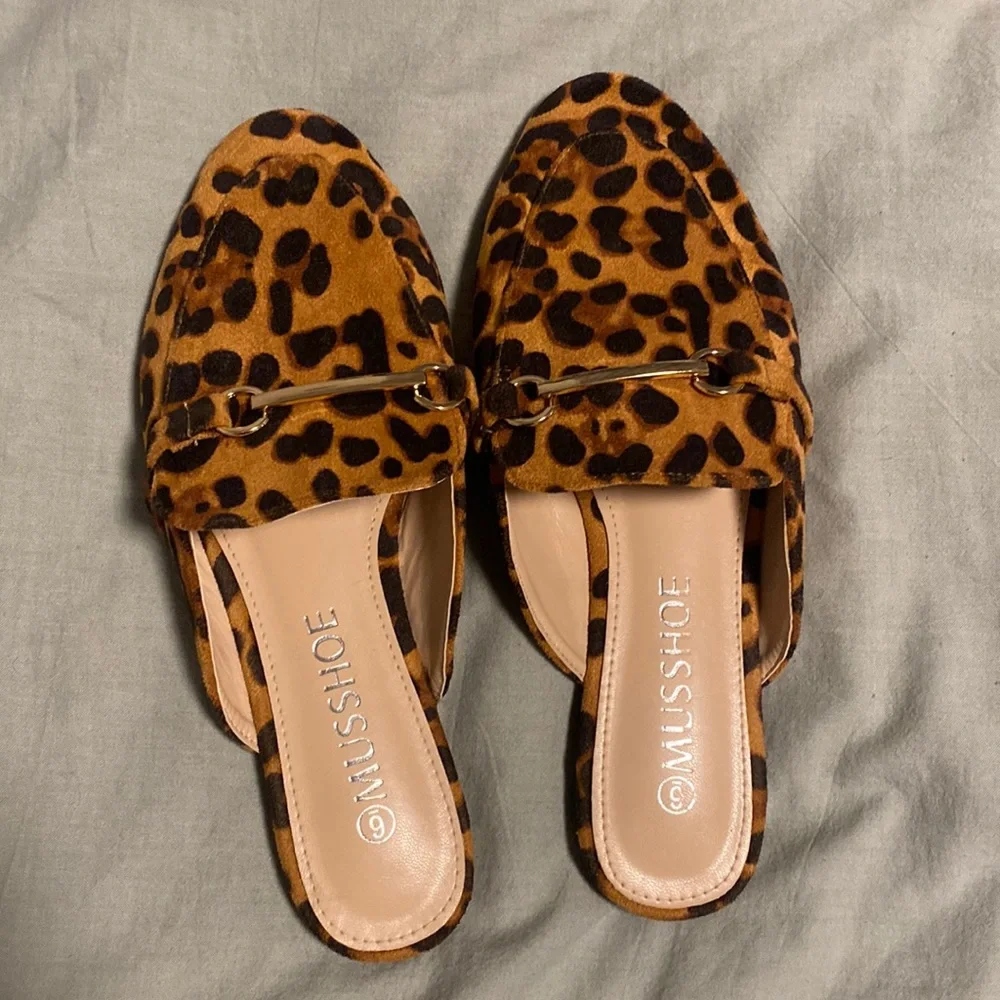 🛍️ Leopard Slides - Picture 1 of 2